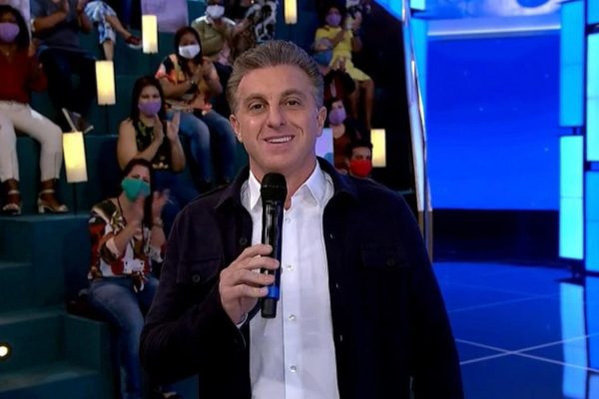 Internet detona Luciano Huck a frente do “Domingão”