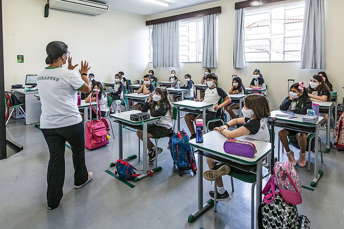 Aulas presenciais voltam a ser obrigatórias para 100% dos alunos em SP a partir de 2ª