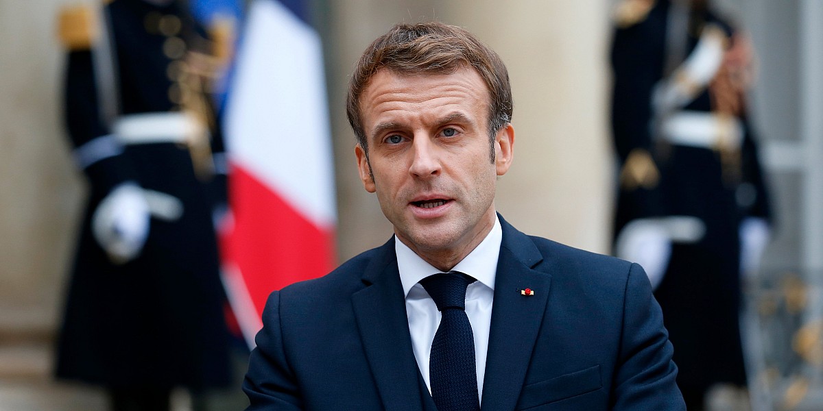 Emmanuel Macron foi reeleito presidente da França neste domingo (24)