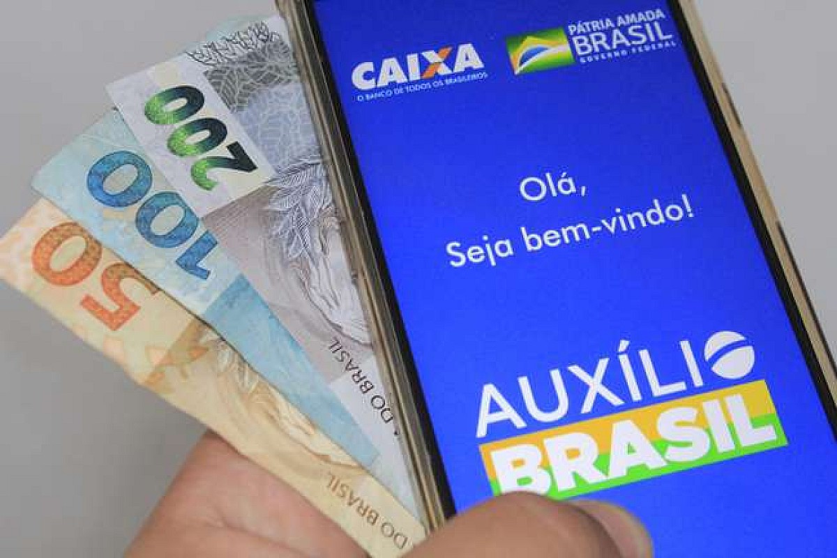 Senado aprovou o valor de 400 reais para o Auxílio Brasil