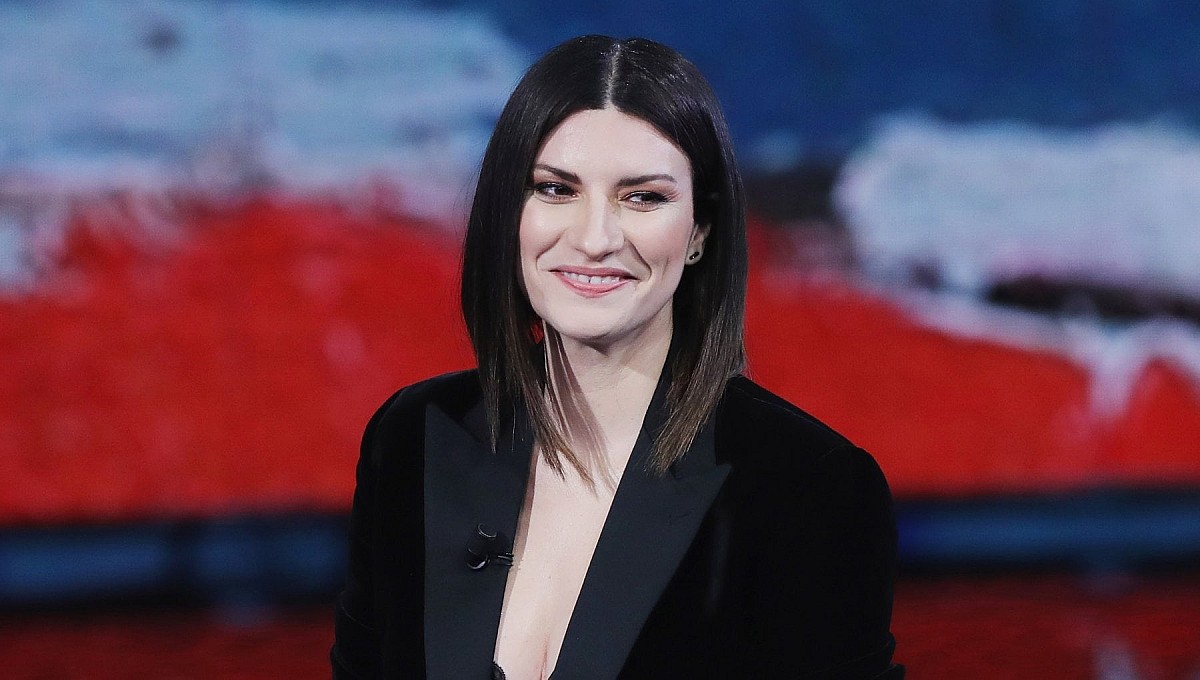 Laura Pausini testou positivo para a Covid-19