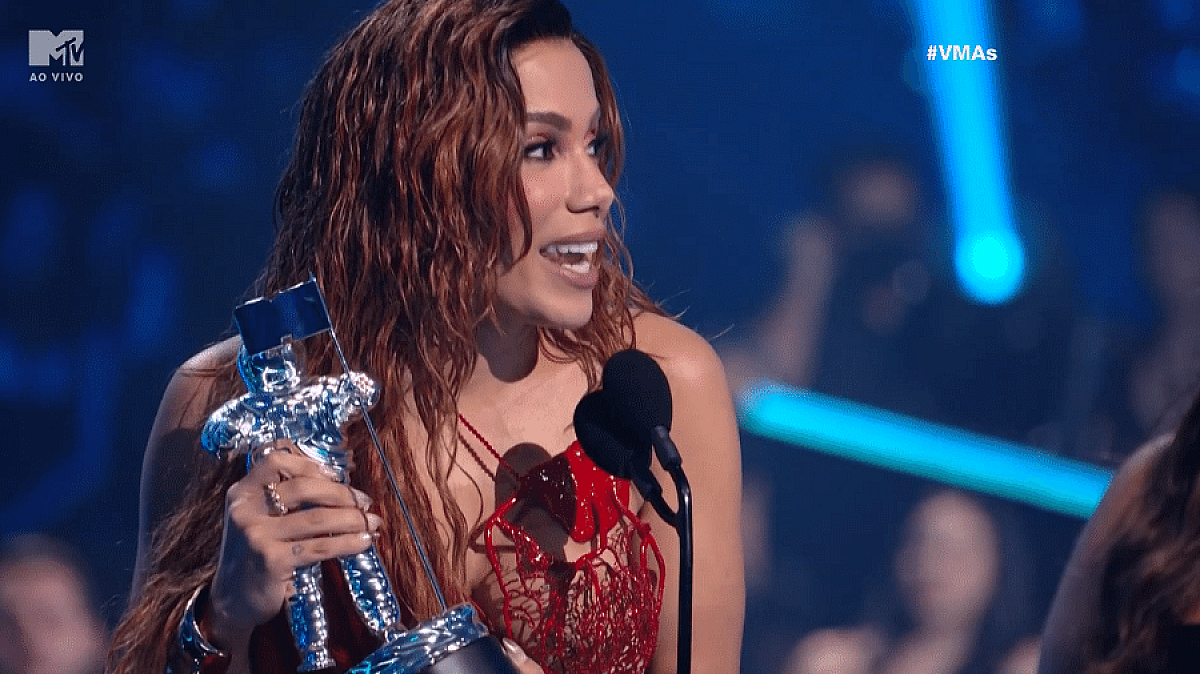 Anitta vence prêmio de 