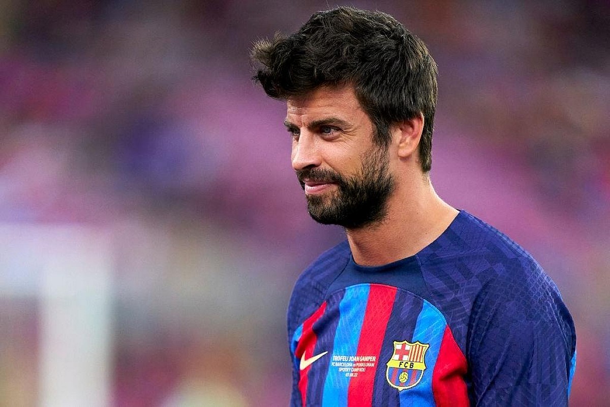 Após se separar de Shakira, Piqué anuncia aposentadoria do futebol