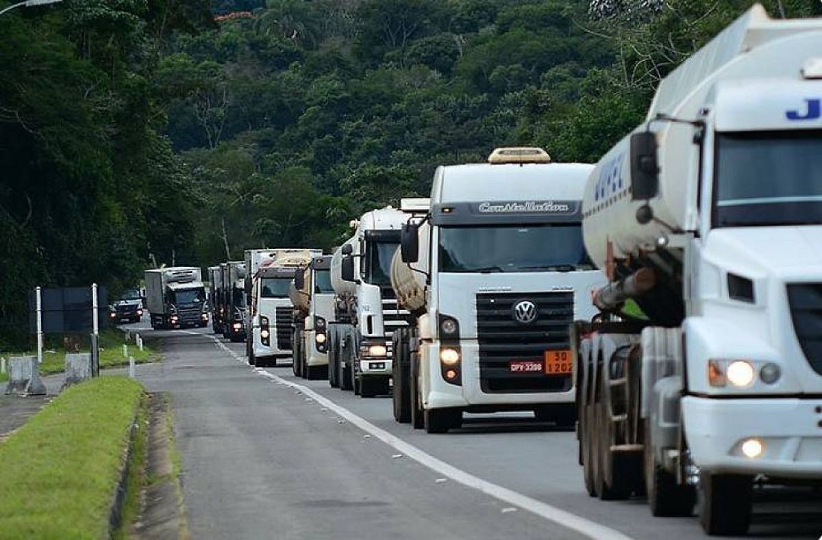 Auxílio caminhoneiro: motoristas devem fazer autodeclaração até esta segunda