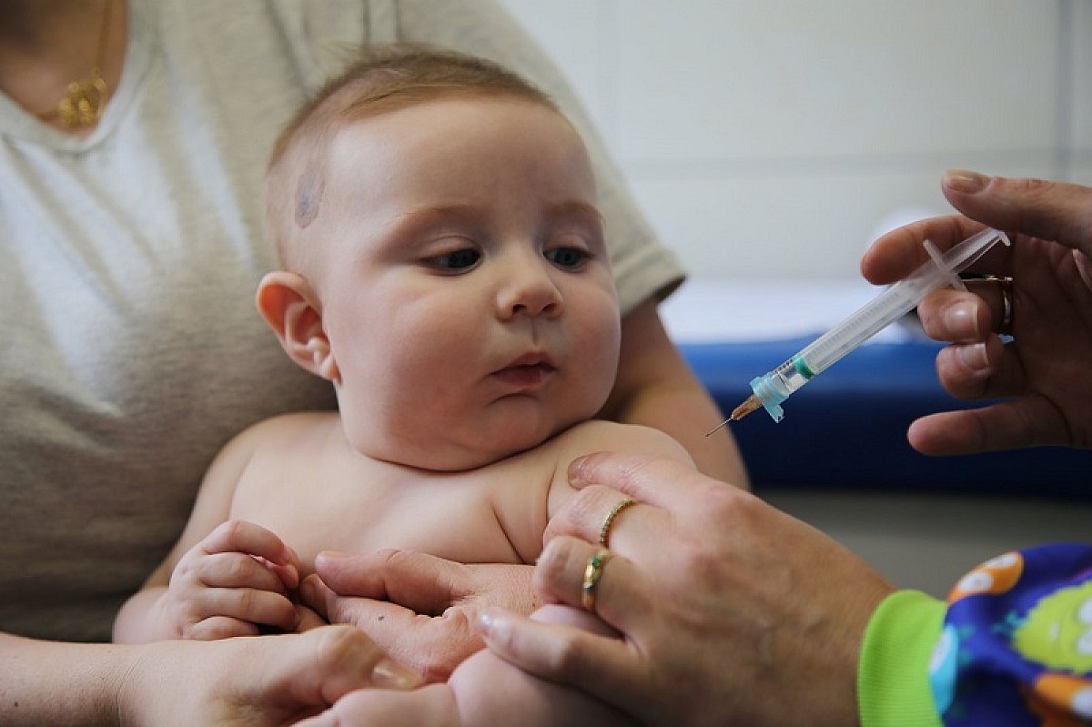 Crianças de 6 meses a 2 anos com comorbidade recebem vacina em Avaré