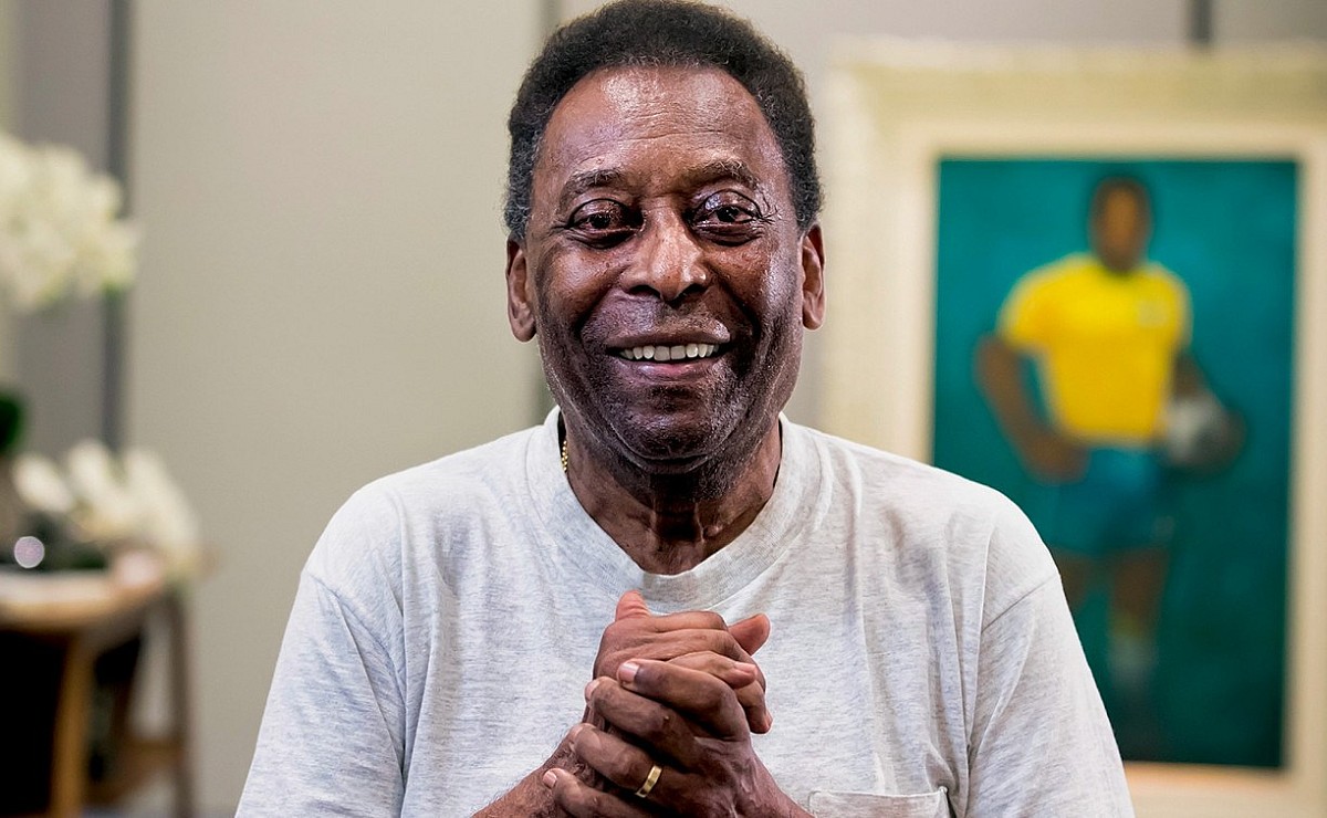 Pelé irá passar Natal internado após 