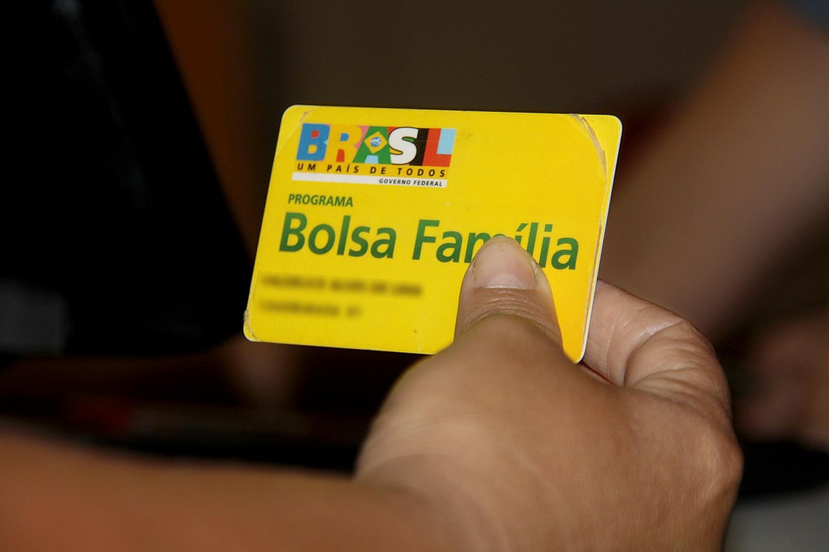 Bolsa Família 2023 começa a ser pago hoje; confira  