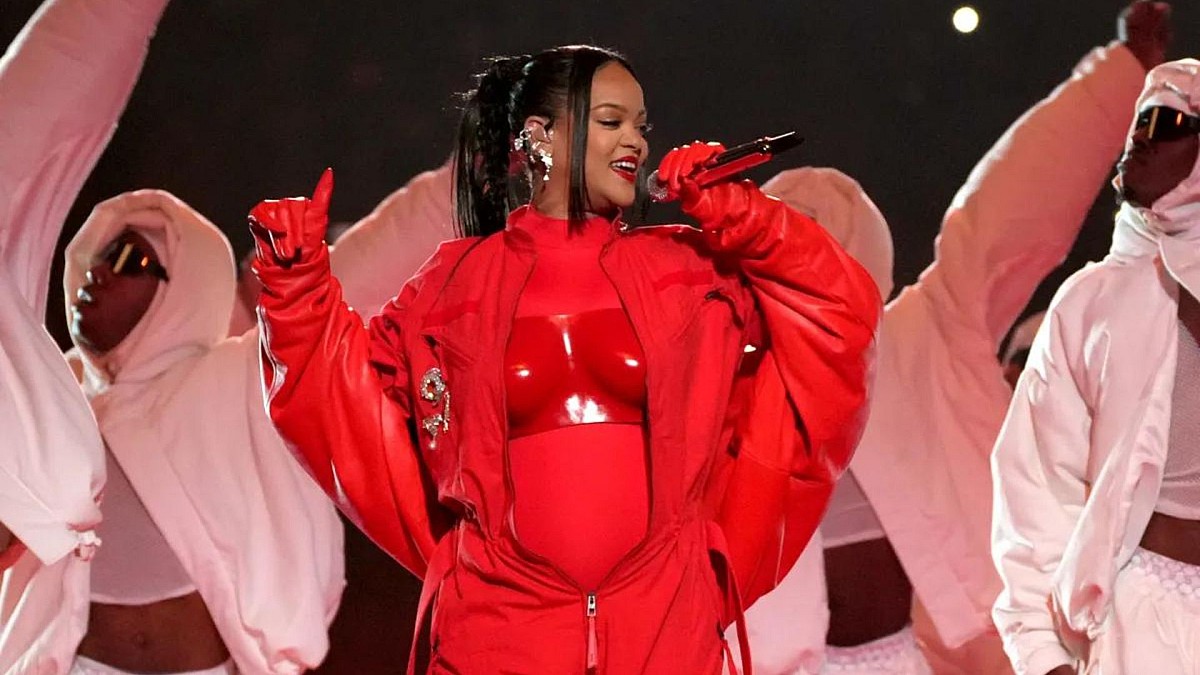 Após show no Super Bowl, Rihanna confirma que está grávida do segundo filho