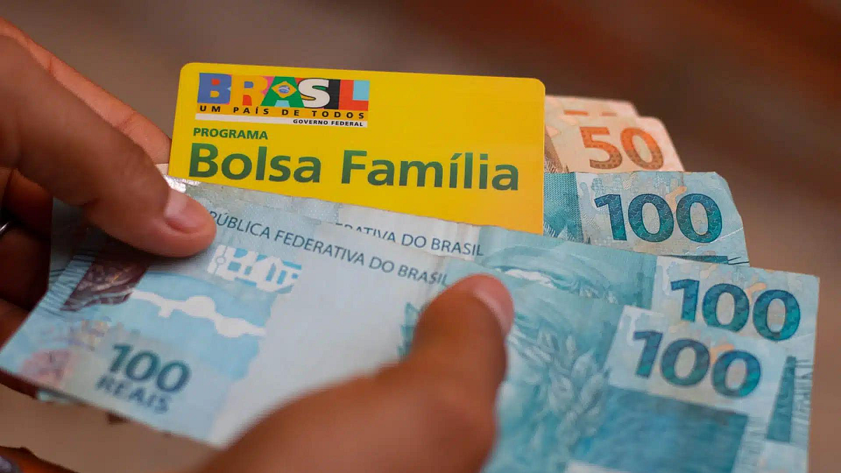 O novo Bolsa Família começa a ser pago nesta segunda-feira (20) 