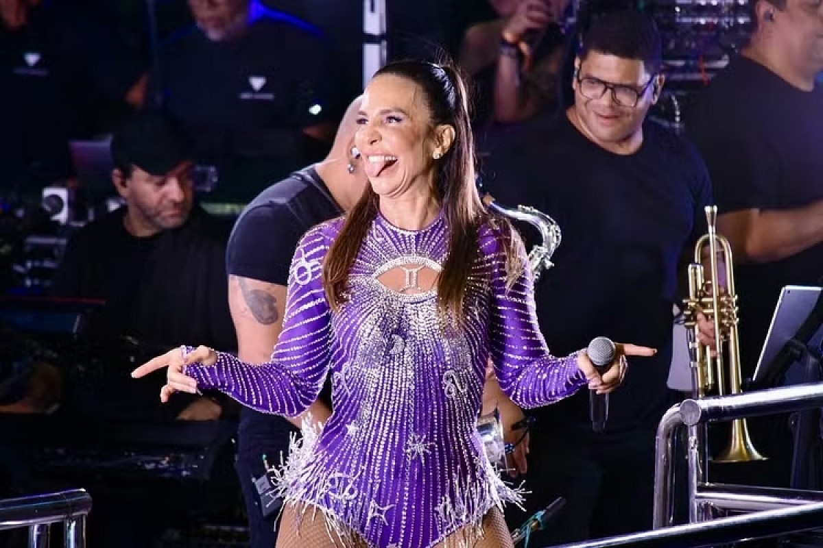 Ivete dá ‘bronca’ em fã que fumava cigarro eletrônico e pede para ele jogá-lo fora