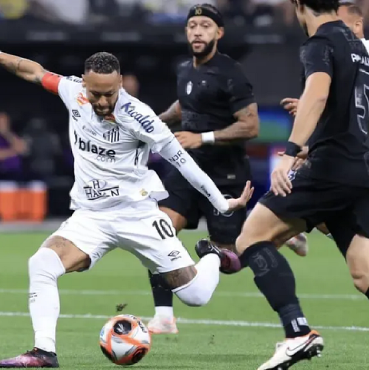 Corinthians vence Santos por 2 a 1 no Paulistão 2025