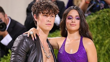 Shawn Mendes e Camila Cabello anunciam fim do namoro de 2 anos