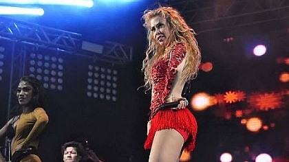 População de Manaus faz fila para gravação de DVD de Joelma