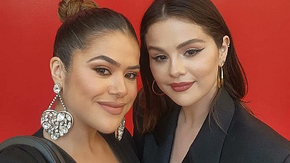 Maísa Silva conheceu a cantora Selena Gomez em evento da Sephora