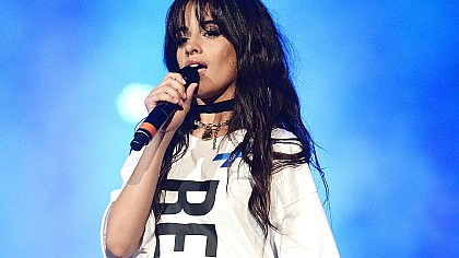 A cantora cubana Camila Cabello está com Covid-19