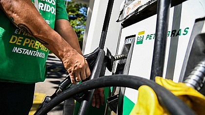 Diesel vendido pela Petrobrás fica mais barato a partir de hoje (5)