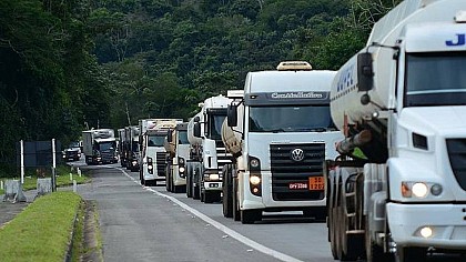 Auxílio caminhoneiro: motoristas devem fazer autodeclaração até esta segunda