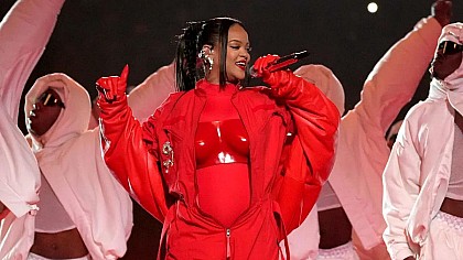 Após show no Super Bowl, Rihanna confirma que está grávida do segundo filho